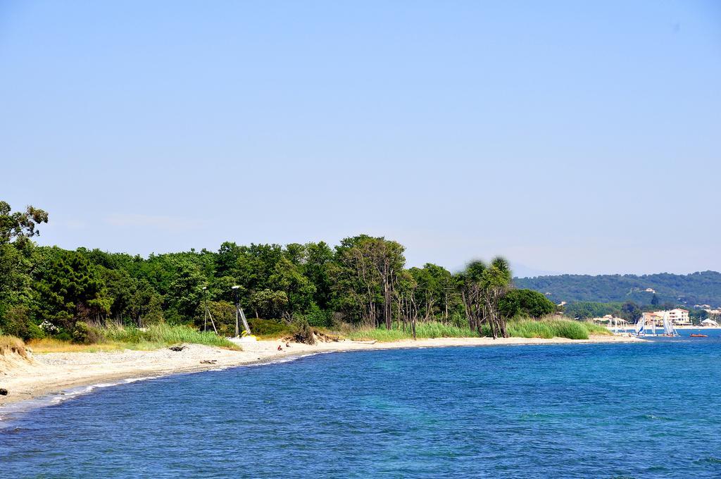 Sole E Mare Lejlighedshotel Santa-Maria-Poggio  Eksteriør billede