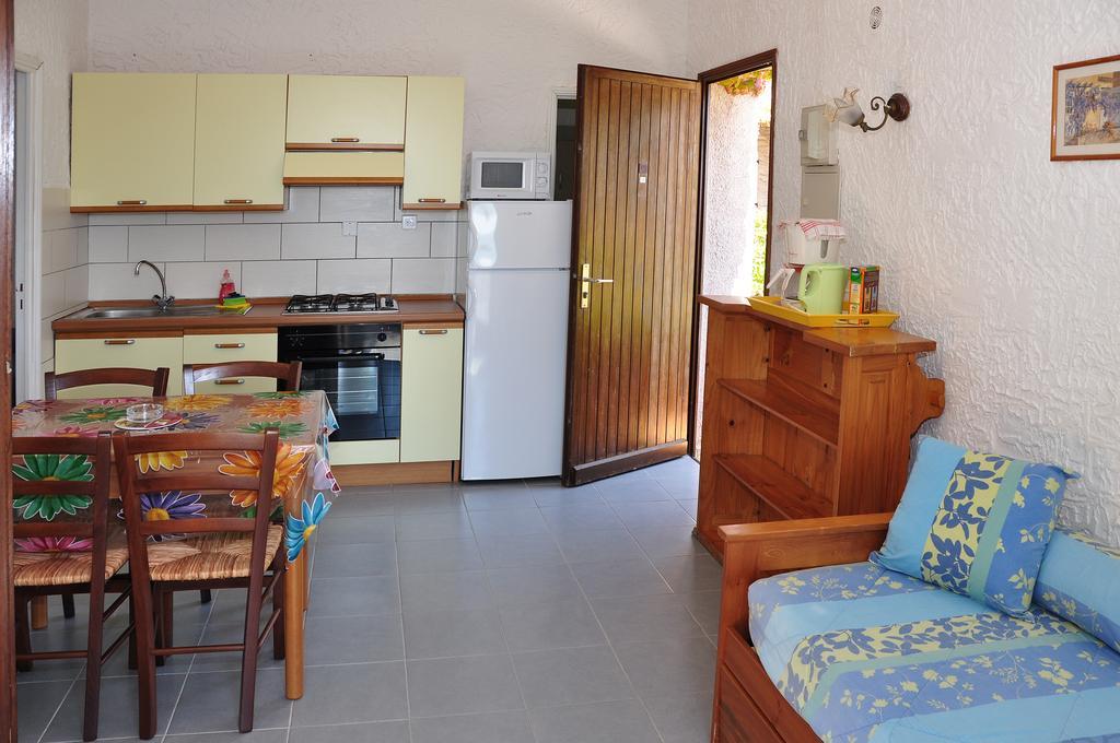 Sole E Mare Lejlighedshotel Santa-Maria-Poggio  Værelse billede