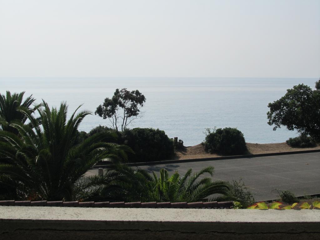 Sole E Mare Lejlighedshotel Santa-Maria-Poggio  Værelse billede